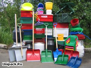 Пластиковые ящики, бидоны, ведра